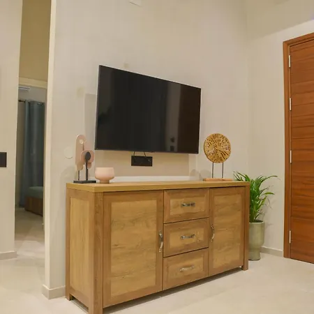 Modern Flat 2 Minutes From The Sea 1 Appartement